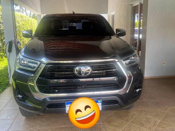 TOYOTA HILUX 2.8 D-4D TURBO DIESEL CD SRX 4X4 AUTOMÁTICO